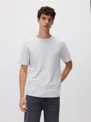 Sweter z krótkim rękawem z dodatkiem lnu - jasnoszary. Szare swetry męskie Reserved, l, bez wzorów, z bawełny, bez kołnierzyka. Za 79.99 zł.