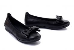 JOSEF SEIBEL 70603 133 105 Josie 03 black-black, baleriny damskie. Czarne baleriny damskie Josef Seibel, bez wzorów, ze skóry, bez obcasa. Za 389.90 zł.