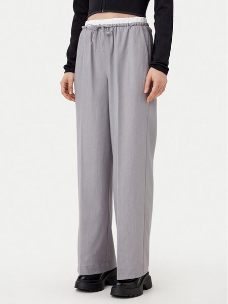 Noisy May Spodnie materiałowe Alva 27033258 Szary Straight Fit. Szare spodnie materiałowe damskie Noisy may, bez wzorów, z materiału. Za 89.99 zł.