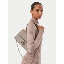 Torebka Furla. Szare torebki klasyczne damskie Furla, bez wzorów, bez dodatków. Za 1,709.00 zł.