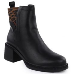 Skórzane botki na słupku czarne Vinceza 26-66855. Czarne botki damskie VINCEZA, ze skóry, eleganckie, bez obcasa, na słupku, bez zapięcia. Za 269.99 zł.