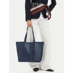Torebka JENNY. Niebieskie torebki klasyczne damskie Jenny, bez wzorów, bez dodatków. Za 159.99 zł.