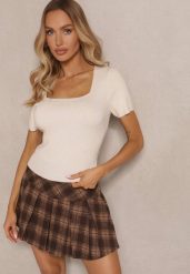 Beżowa Bluzka z Modalem Wiskozą i Kwadratowym Dekoltem Sanelora. Brązowe bluzki damskie Renee, m, bez wzorów, z jeansu, eleganckie, bez kołnierzyka, bez ramiączek. Za 99.99 zł.
