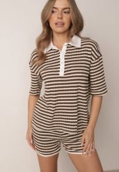Beżowo-Brązowy Dzianinowy Komplet Oversize w Paski Koszulka Polo i Szorty Tesanore. Brązowe szorty damskie Born2be, bez wzorów, z dzianiny, eleganckie. Za 169.99 zł.