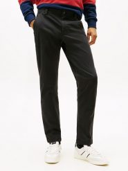 TOMMY JEANS Spodnie w kolorze czarnym rozmiar: W32/L34. Czarne spodnie materiałowe męskie Tommy Jeans, bez wzorów, z jeansu. Za 192.33 zł.