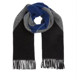Szalik Tommy Hilfiger. Czarne szaliki i kominy damskie Tommy Hilfiger, bez wzorów. Za 519.99 zł.