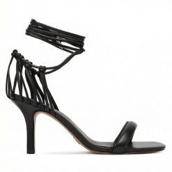 Sandały Patrizia Pepe. Czarne sandały damskie Patrizia Pepe, bez wzorów, bez obcasa, na szpilce. Za 1,269.00 zł.
