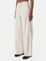Adidas Jeansy KQ6470 Szary jasny Oversize. Szare jeansy damskie Adidas. Za 479.99 zł.