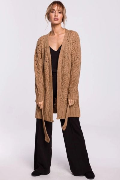 Długi kardigan ażurowy sweter damski z paskiem beżowy. Brązowe kardigany damskie MOE, l, w ażurowe wzory, z dzianiny. Za 249.00 zł.
