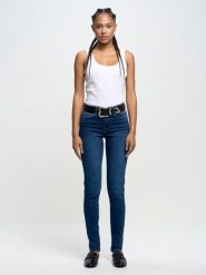 Jeansy damskie skinny niebieskie Adela 358. Niebieskie jeansy damskie Big Star. W wyprzedaży za 299.99 zł.