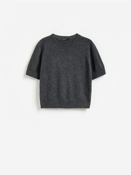Wełniany sweter z krótkim rękawem - ciemnoszary. Szare swetry klasyczne damskie Reserved, l, z wełny, bez kołnierzyka. Za 129.99 zł.