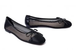 MACIEJKA K7512-01/00-1 czarny, baleriny damskie. Czarne baleriny damskie Maciejka, w ażurowe wzory, ze skóry, bez obcasa. Za 249.90 zł.
