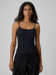 4F Top slim gładki damski - czarny S. Czarne topy damskie 4f, s, bez wzorów, z dzianiny, bez kołnierzyka. Za 59.99 zł.