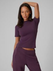 4F T-shirt slim gładki damski - fioletowy M. Fioletowe t-shirty damskie 4f, m, bez wzorów, z materiału, bez kołnierzyka. Za 59.99 zł.