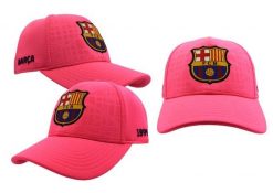 Czapka z daszkiem FC Barcelona - oficjalna licencjonowana. Czerwone czapki męskie FC Barcelona, bez wzorów, z bawełny. Za 99.00 zł.