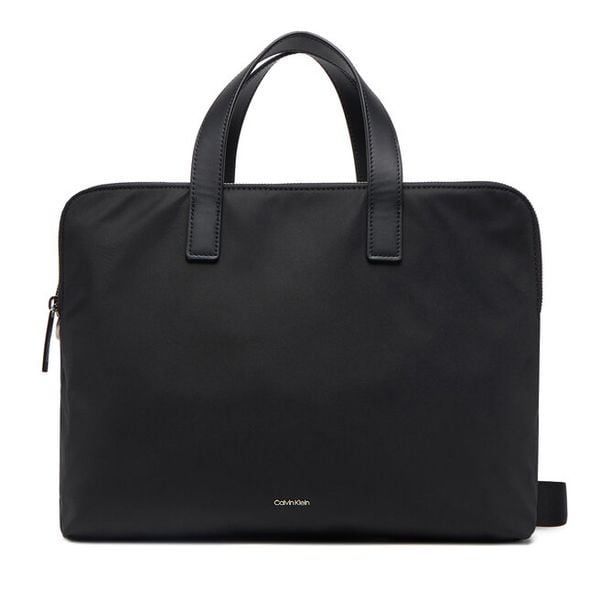 Torba na laptopa Calvin Klein. Czarne torby na laptopa damskie CALVIN KLEIN, bez wzorów. Za 349.99 zł.