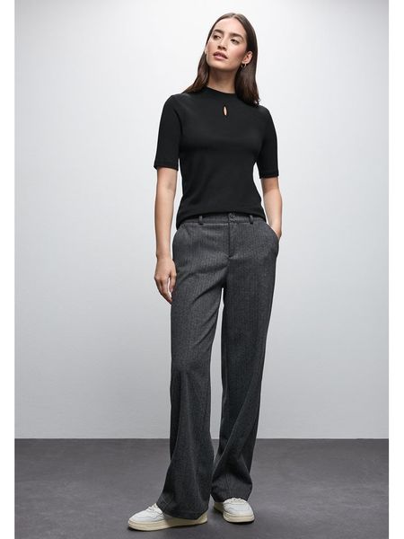 Street One Koszulka w kolorze czarnym rozmiar: 38. Czarne bluzki damskie Street One, bez wzorów, bez kołnierzyka. Za 69.91 zł.