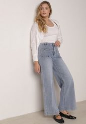 Niebieskie Jeansy Szerokie z Wysokim Stanem z Ozdobnymi Kieszonkami Phinis. Niebieskie jeansy damskie Born2be, z podwyższonym stanem. Za 109.99 zł.