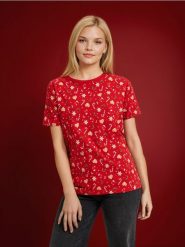 Koszulka - czerwony. Czerwone t-shirty damskie Sinsay, l, bez wzorów, z bawełny, bez kołnierzyka. Za 9.99 zł.
