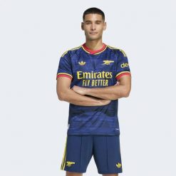 Koszulka wyjazdowa Arsenal FC 26/27 Authentic. Białe t-shirty sportowe męskie Adidas, l, z materiału, bez ramiączek, do piłki nożnej, climacool (adidas). Za 649.00 zł.