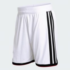 Spodenki podstawowe Niemcy 26 Authentic. Białe szorty męskie Adidas, bez wzorów, sportowe. Za 239.00 zł.