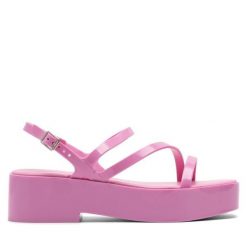 Sandały Jenny Fairy. Czerwone sandały damskie Jenny Fairy, bez wzorów, bez obcasa, na płaskiej podeszwie. Za 139.99 zł.