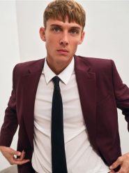 Marynarka slim fit z wiskozą - bordowy. Czerwone marynarki męskie Reserved, bez wzorów, z tkaniny. W wyprzedaży za 179.99 zł.