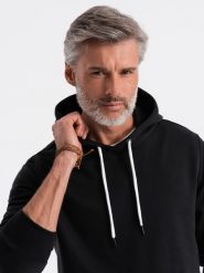 Bluza męska z kapturem BASIC - czarna V2. Czarne bluzy z kapturem męskie Ombre Clothing, m, z bawełny. W wyprzedaży za 29.99 zł.