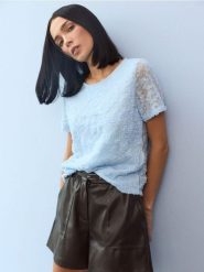 Koronkowa koszulka - błękitny. Niebieskie t-shirty damskie Sinsay, l, bez wzorów, z koronki, bez kołnierzyka. Za 35.99 zł.