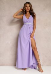 Jasnofioletowa Rozkloszowana Sukienka z Wycięciem i Paskiem w Cyrkonie Elineta. Fioletowe sukienki damskie Renee, l, bez wzorów, z materiału, eleganckie, bez kołnierzyka, bez ramiączek, maxi, rozkloszowane. W wyprzedaży za 97.99 zł.