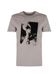 Diesel T-Shirt "Just" | A038130QCAH | Mężczyzna | Piaskowy. T-shirty męskie Diesel, m, bez wzorów, z bawełny, bez kołnierzyka. W wyprzedaży za 159.00 zł.