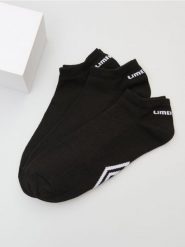 Skarpetki 3 pack Umbro - czarny. Czarne skarpetki męskie Sinsay, bez wzorów. Za 19.99 zł.