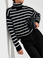 Golf w paski - czarny. Czarne golfy damskie Sinsay, l, bez wzorów, bez ramiączek. Za 49.99 zł.