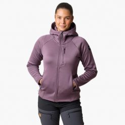Bluza z kapturem Hiking damska Swedemount Lofoten Tech Stretch Hood wodoodporna. Fioletowe bluzy z kapturem damskie SWEDEMOUNT. Za 329.99 zł.