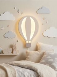 Ścienna lampka nocna LED w kształcie balonu na gorące powietrze - kremowy. Białe koszule nocne damskie Sinsay, bez wzorów. Za 35.99 zł.