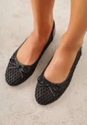 Czarne Balerinki z Siateczkową Cholewką z Plecionką Zdobione Kokardką Harelaya. Czarne baleriny damskie Renee, z aplikacjami, z jeansu, bez obcasa, na płaskiej podeszwie. Za 69.99 zł.