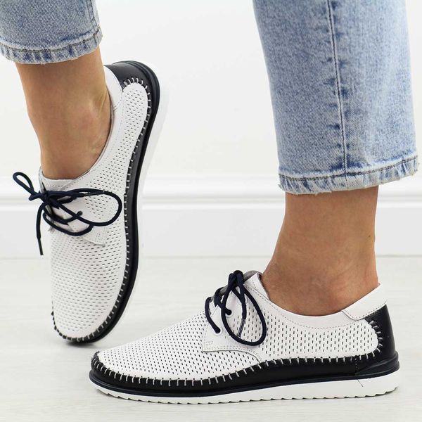 Białe nv skórzane ażurowe półbuty damskie T.Sokolski W26-01. Białe półbuty damskie Sokolski, w ażurowe wzory, z jeansu, eleganckie, z okrągłym noskiem, bez obcasa. Za 209.00 zł.