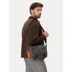 Saszetka Guess. Czarne saszetki męskie Guess. Za 494.99 zł.