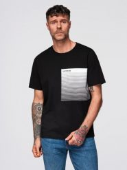 Męski t-shirt bawełniany z graficznym printem – czarny V2 - Rozmiar: XL. Czarne t-shirty męskie Ombre Clothing, m, bez wzorów, z bawełny, bez kołnierzyka. Za 124.99 zł.