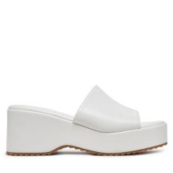 Klapki DeeZee. Białe klapki damskie DeeZee, bez wzorów, bez obcasa. Za 139.99 zł.
