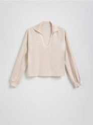 Sweter z kołnierzykiem - kremowy. Białe swetry klasyczne damskie Reserved, l, z dzianiny, bez kołnierzyka. W wyprzedaży za 39.99 zł.