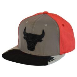 Czapka z daszkiem Mitchell & Ness NBA 5 Snapback Chicago Bulls -CBUYYPPPGYRD. Czerwone czapki męskie Mitchell & Ness, bez wzorów, sportowe. Za 89.00 zł.