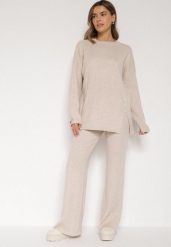 Jasnobeżowy Komplet z Bawełną i Wełną Sweter z Guzikami i Proste Spodnie Reisadia. Brązowe spodnie materiałowe damskie Born2be, z bawełny, bez kołnierzyka. Za 139.99 zł.