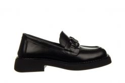 Półbuty Bayla-161 157 2343 10 Black 161608, Czarny, Skóra naturalna - 41. Czarne półbuty damskie Bayla, z aplikacjami, ze skóry, eleganckie, bez obcasa. W wyprzedaży za 332.10 zł.