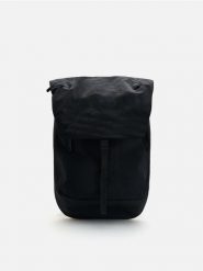 Wodoodporny plecak - czarny. Czarne plecaki męskie Reserved, bez wzorów. Za 149.99 zł.
