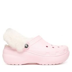 Klapki Crocs. Czerwone klapki damskie Crocs, bez wzorów, bez obcasa. Za 309.99 zł.