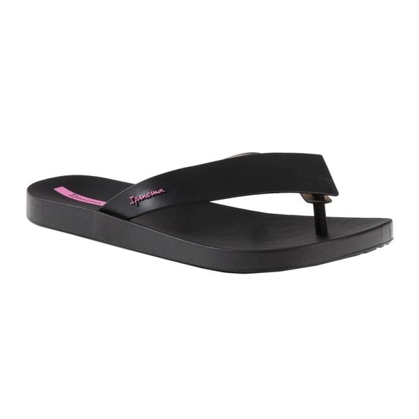 Japonki plażowe damskie Ipanema Hit. Czarne klapki damskie Ipanema, bez wzorów, z gumy, bez obcasa. Za 37.99 zł.