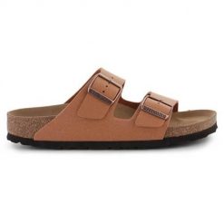 Klapki damskie Birkenstock Arizona BS. Brązowe klapki damskie Birkenstock, bez wzorów, z materiału, bez obcasa. Za 507.00 zł.