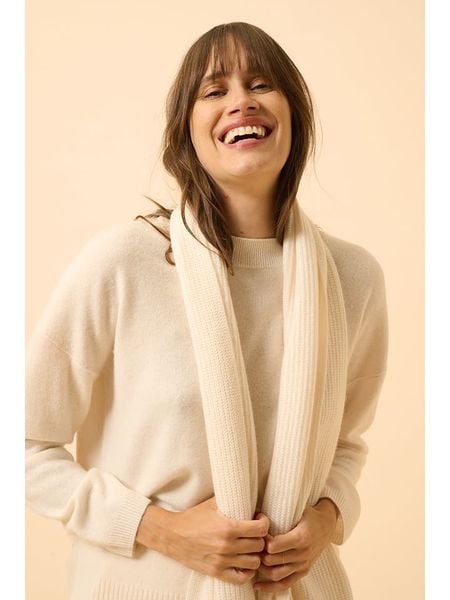 Perfect Cashmere Kaszmirowy szal "Lea" w kolorze kremowym - 180 x 30 cm rozmiar: onesize. Brązowe szaliki i kominy damskie Perfect Cashmere, bez wzorów, z kaszmiru. Za 401.25 zł.