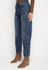 Niebieskie Jeansy Mom Fit z Wysokim Stanem i Domieszką Wiskozy Atavite. Niebieskie jeansy damskie Born2be, z podwyższonym stanem. Za 69.99 zł.